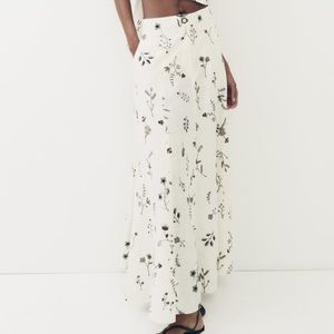 Zara embroidered linen blend skirt, great condition